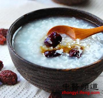 “天然的维生素丸”红枣最滋补 中医推荐五款滋补食谱